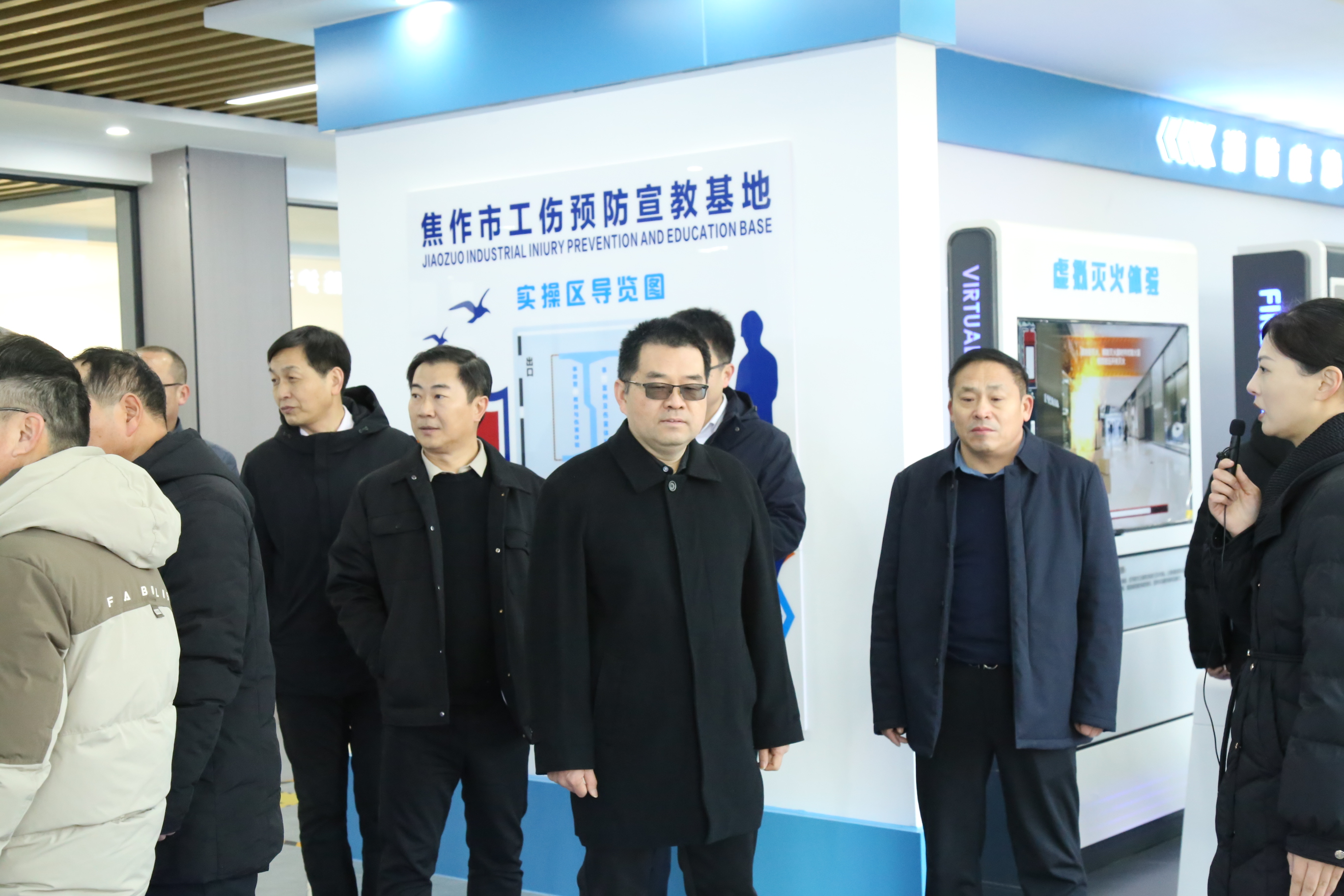参观工商实训基地 (3).JPG